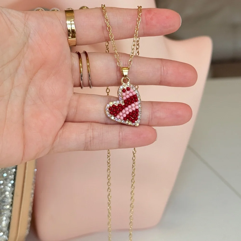 ⚜️ Gold Heart Pendant Necklace with Red and Pink Accents
